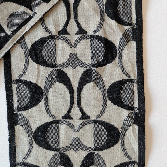 Coach Signature C Logo Reversible Wool Blend Scarf - Picture 2 of 6